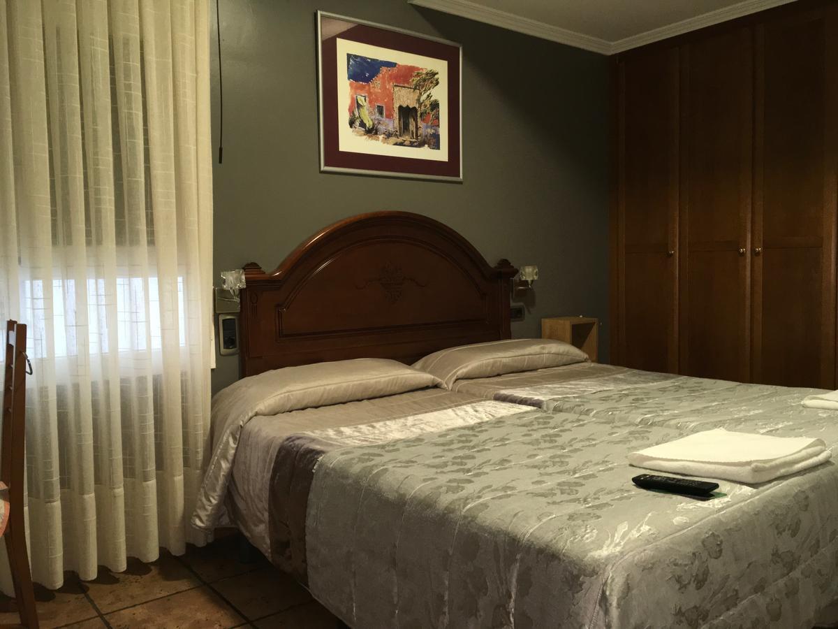 Pension La Redonda Логроньйо Екстер'єр фото